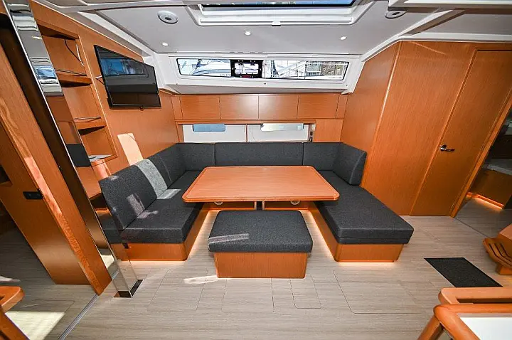 Bavaria C46 - 