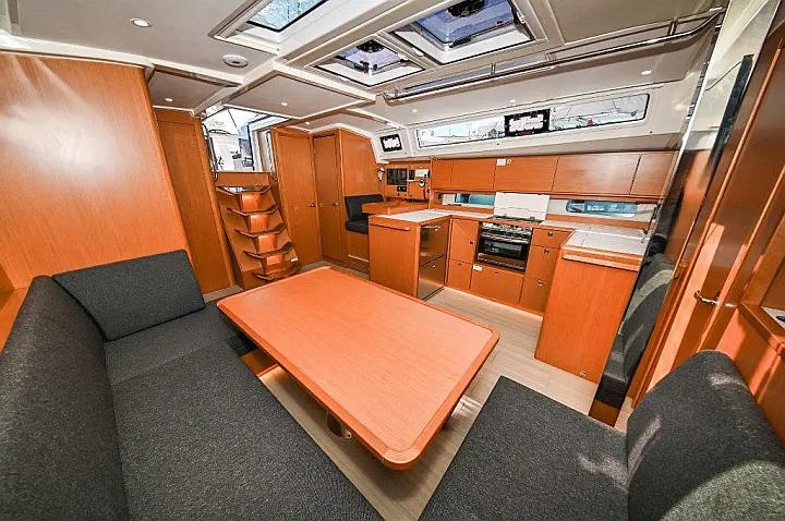 Bavaria C46 - 