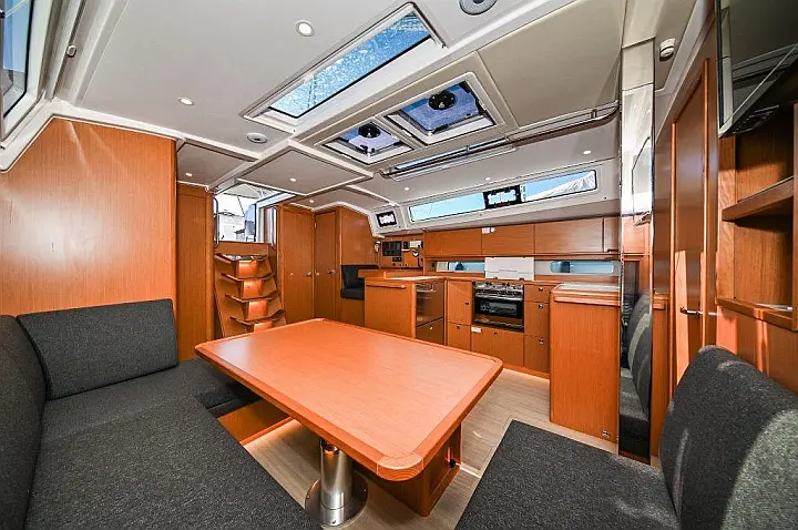 Bavaria C46 - 