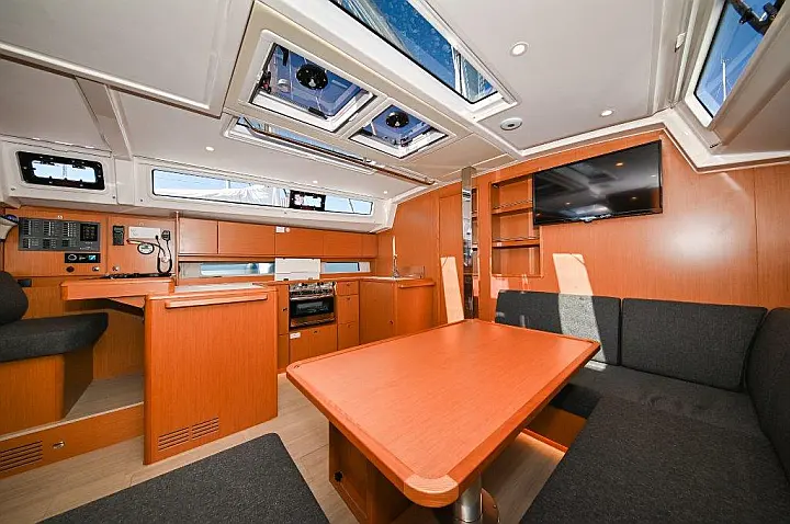 Bavaria C46 - 