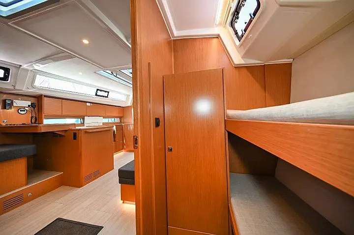 Bavaria C46 - 