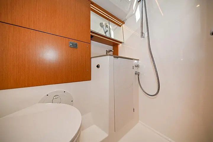 Bavaria C46 - 
