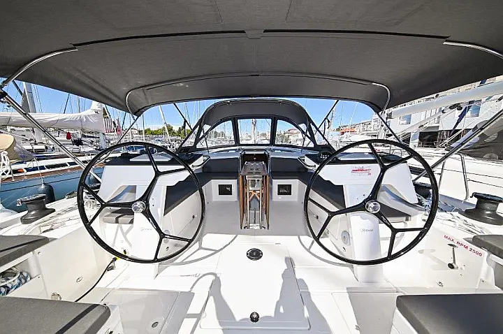 Bavaria C46 - 