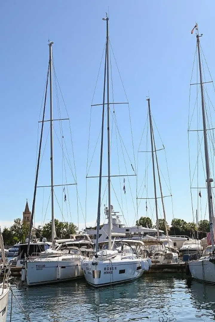 Bavaria C46 - 