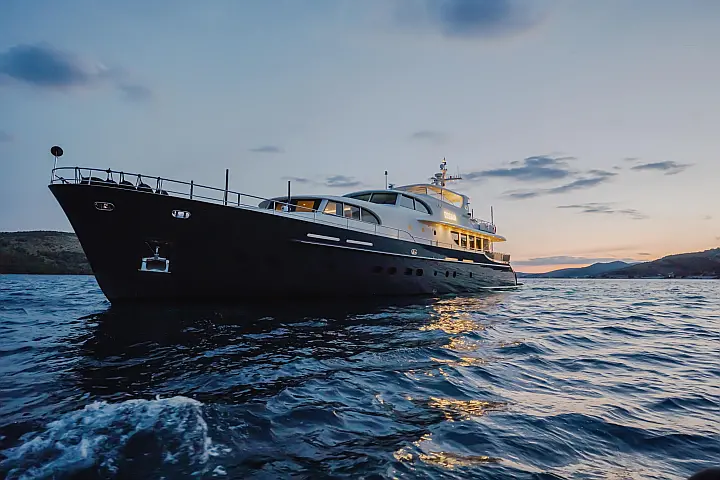 Cyrus Yachts 34M - 