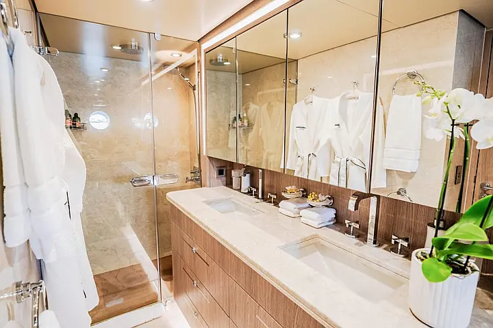Cyrus Yachts 34M - 