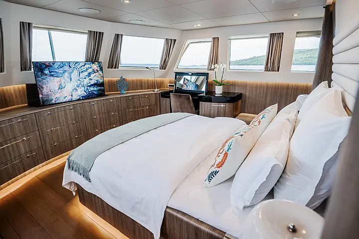 Cyrus Yachts 34M - 