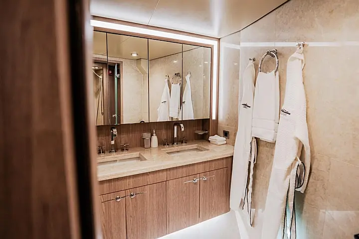 Cyrus Yachts 34M - 