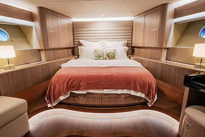 Cyrus Yachts 34M - 