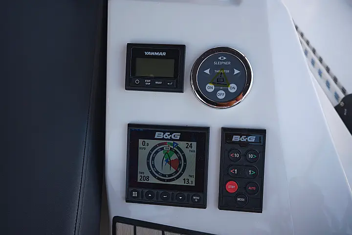 Bavaria C42 - 