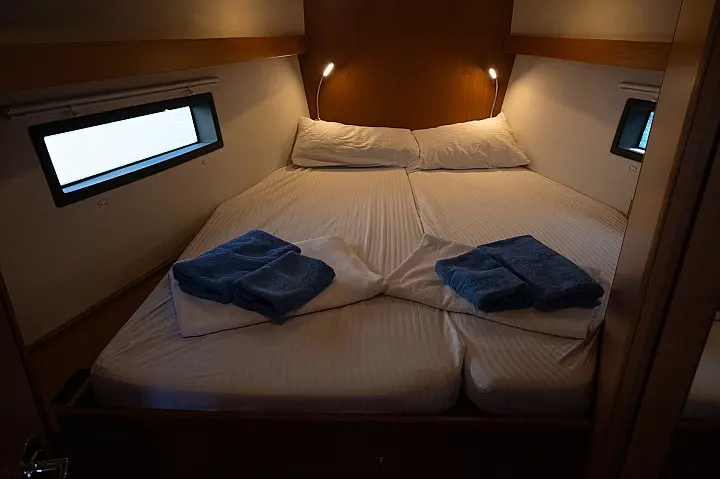Bavaria C42 - 