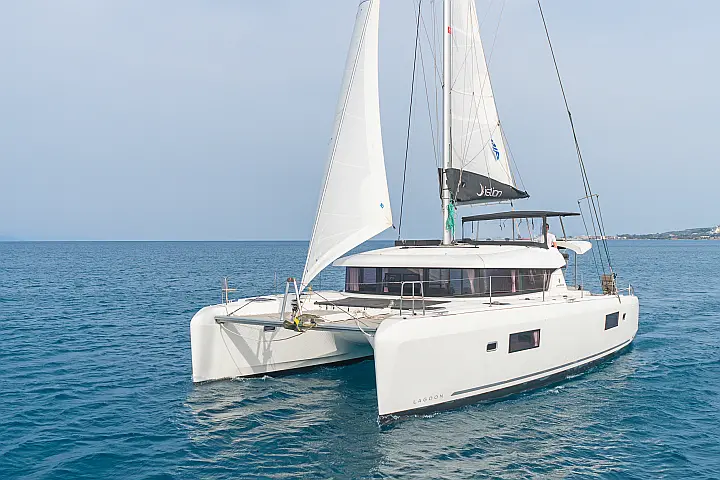 Lagoon 42 A/C & GEN - 