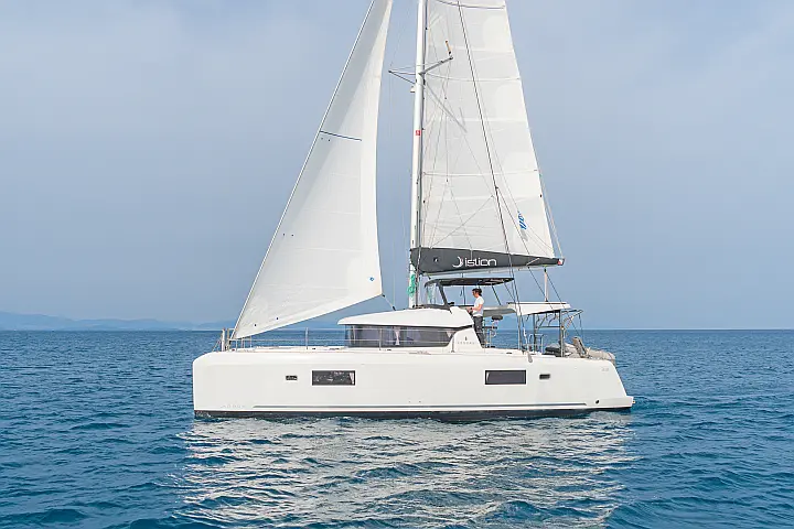 Lagoon 42 A/C & GEN - 