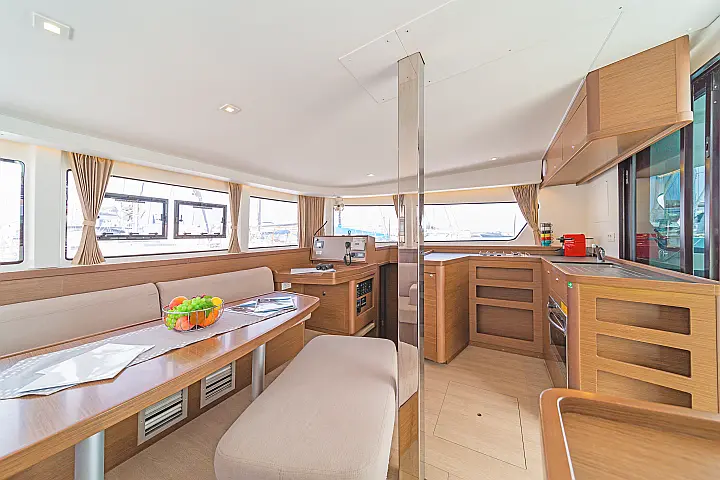 Lagoon 42 A/C & GEN - 