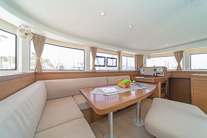Lagoon 42 A/C & GEN - 