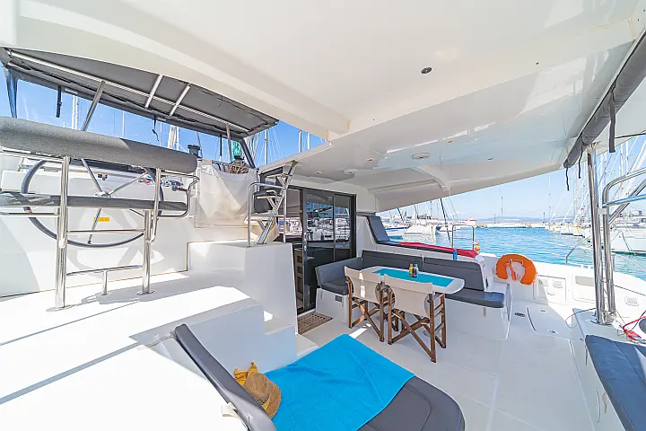 Lagoon 42 A/C & GEN - 
