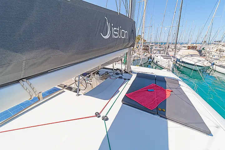 Lagoon 42 A/C & GEN - 