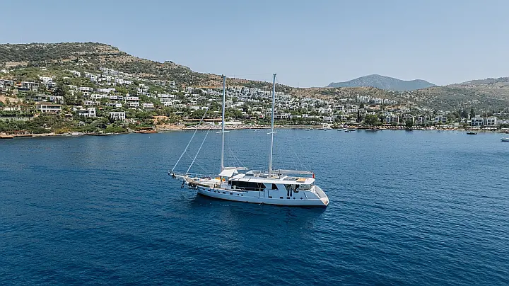 Motorsailer S4 - 