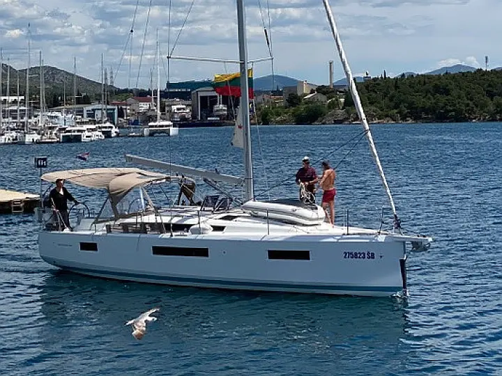 Sun Odyssey 440 - External image