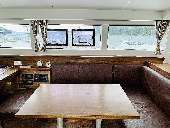 Lagoon 40 - Salon
