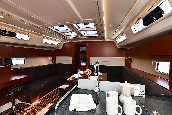 Hanse 458 - 