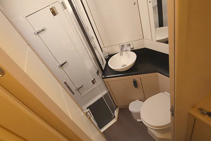 Jeanneau 65 - 