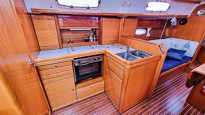 Bavaria Cruiser 37 - 