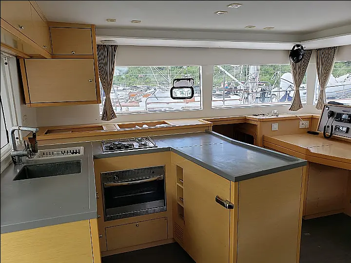 Lagoon 450 SporTop - Kitchen 1