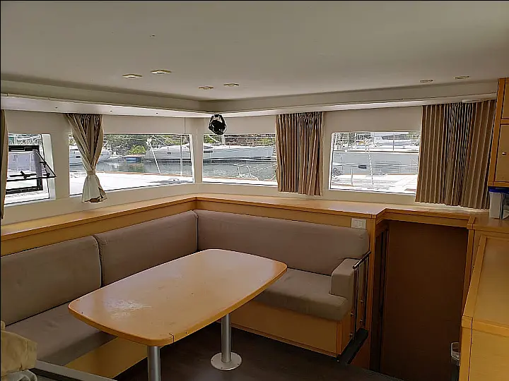 Lagoon 450 SporTop - Salon 1