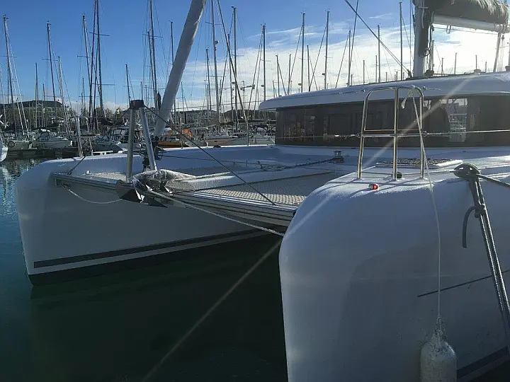 Lagoon 42 - Net/Front