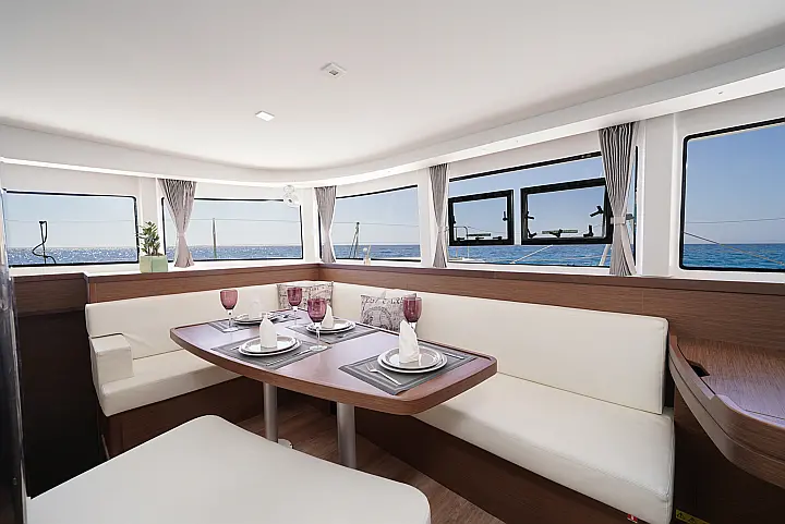 Lagoon 42 - 