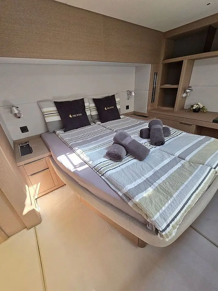 Lagoon Sixty5 - 