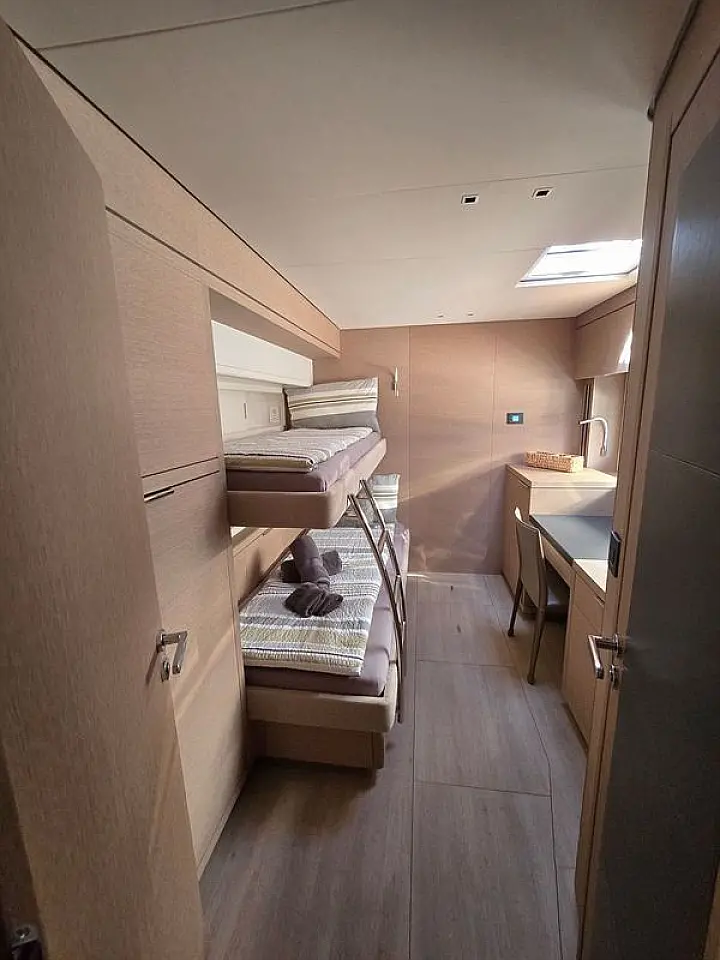 Lagoon Sixty5 - 