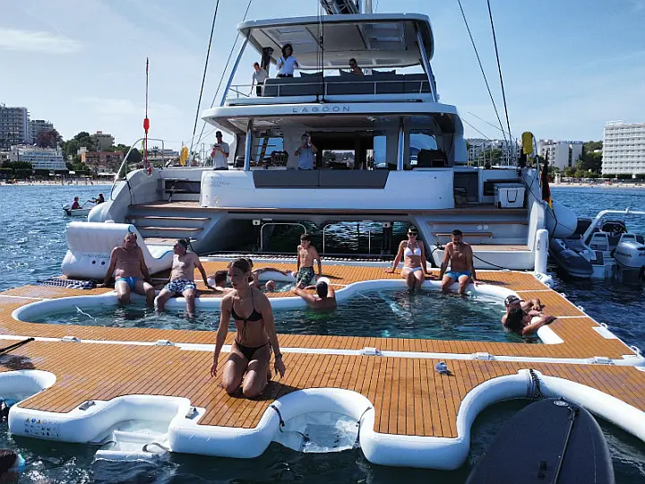 Lagoon Sixty5 - 