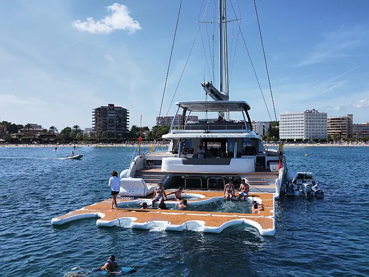 Lagoon Sixty5 - 