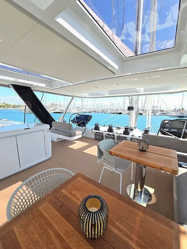 Lagoon Sixty5 - 