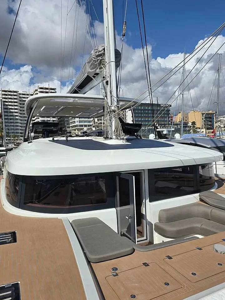 Lagoon Sixty5 - 