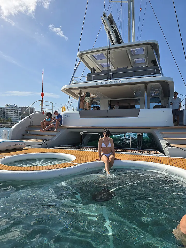 Lagoon Sixty5 - 