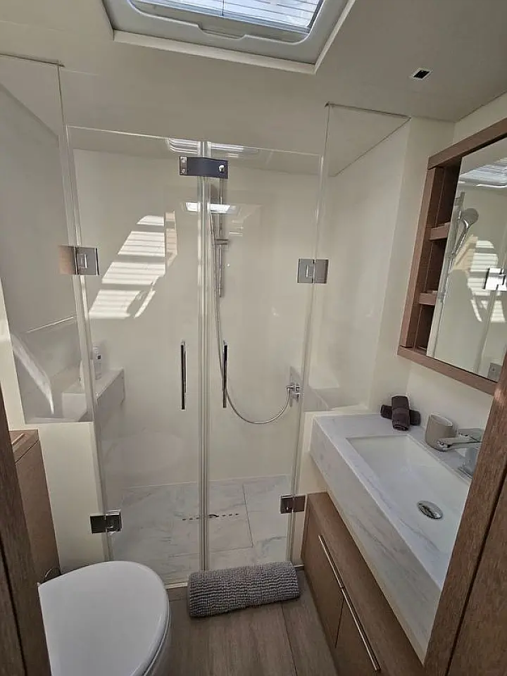 Lagoon Sixty5 - 