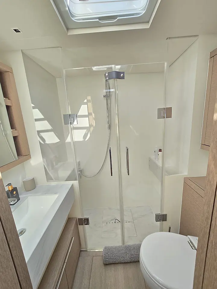 Lagoon Sixty5 - 