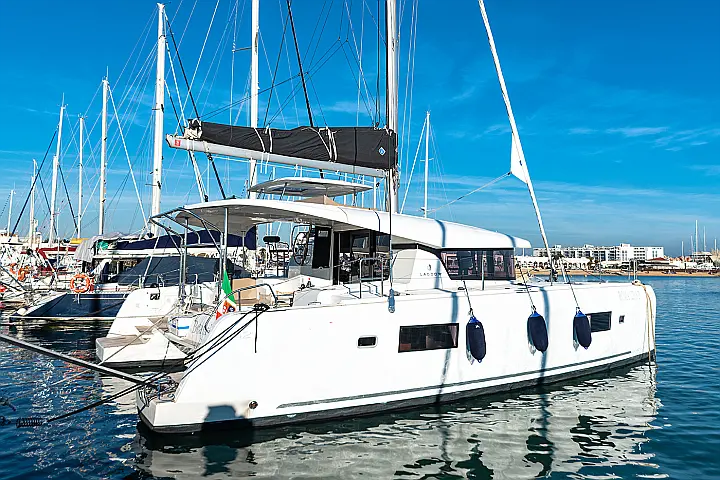 Lagoon 42 - 