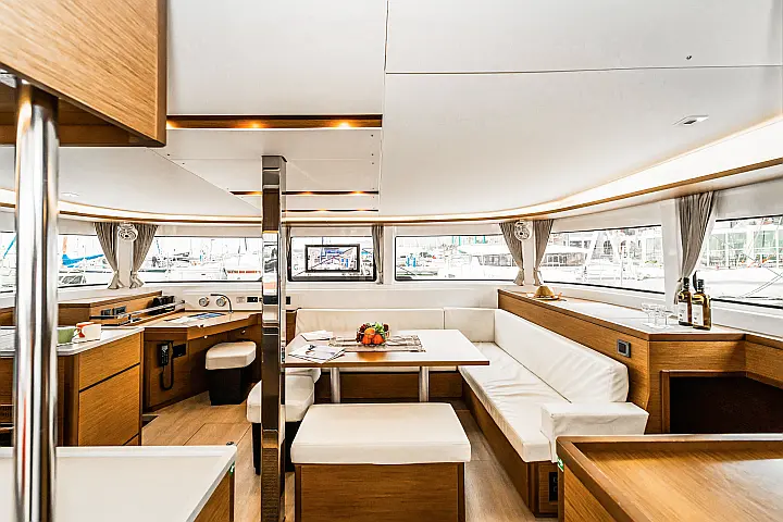 Lagoon 46 A/C & GEN & WM - 