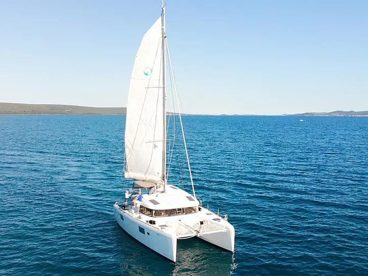 Lagoon 39 - External image