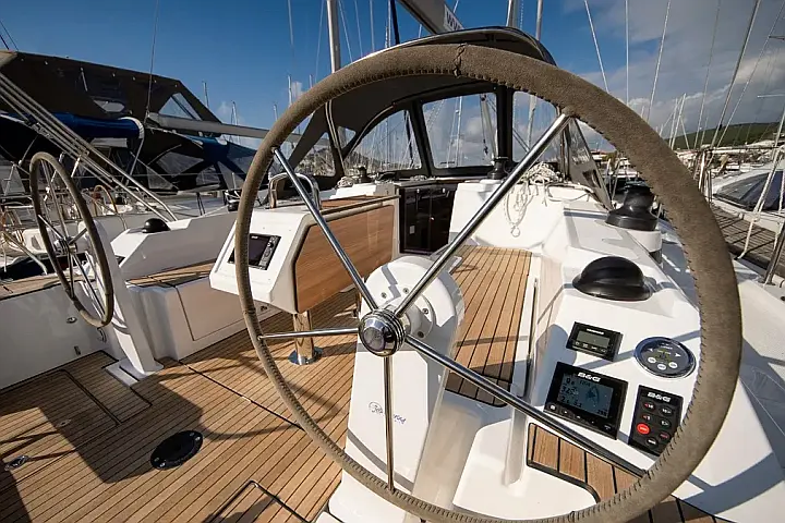 Bavaria C38 - 