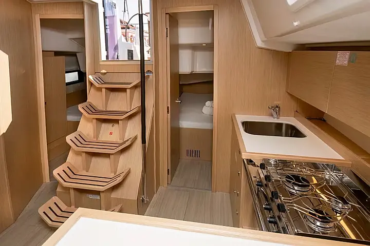 Bavaria C38 - 
