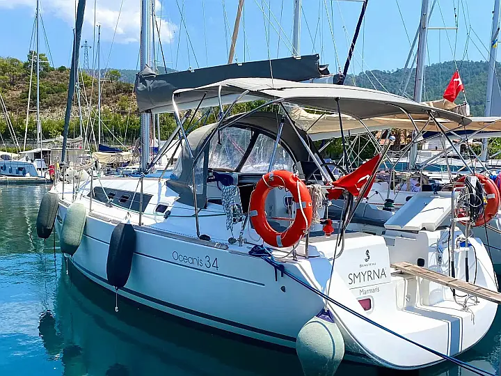Oceanis 34 - External image