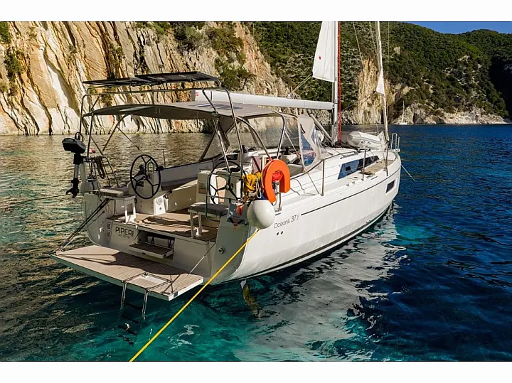 Oceanis 37.1 - External image