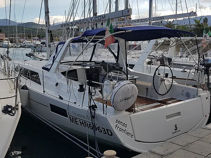 Oceanis 41.1 - External image