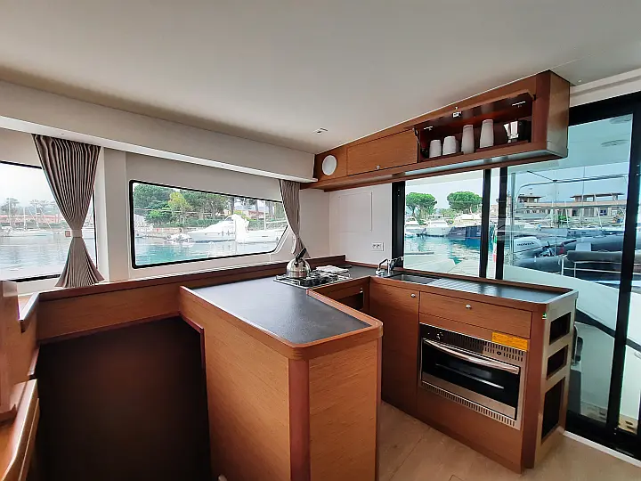 Lagoon 42 - 