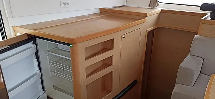 Lagoon 42 - Galley 2